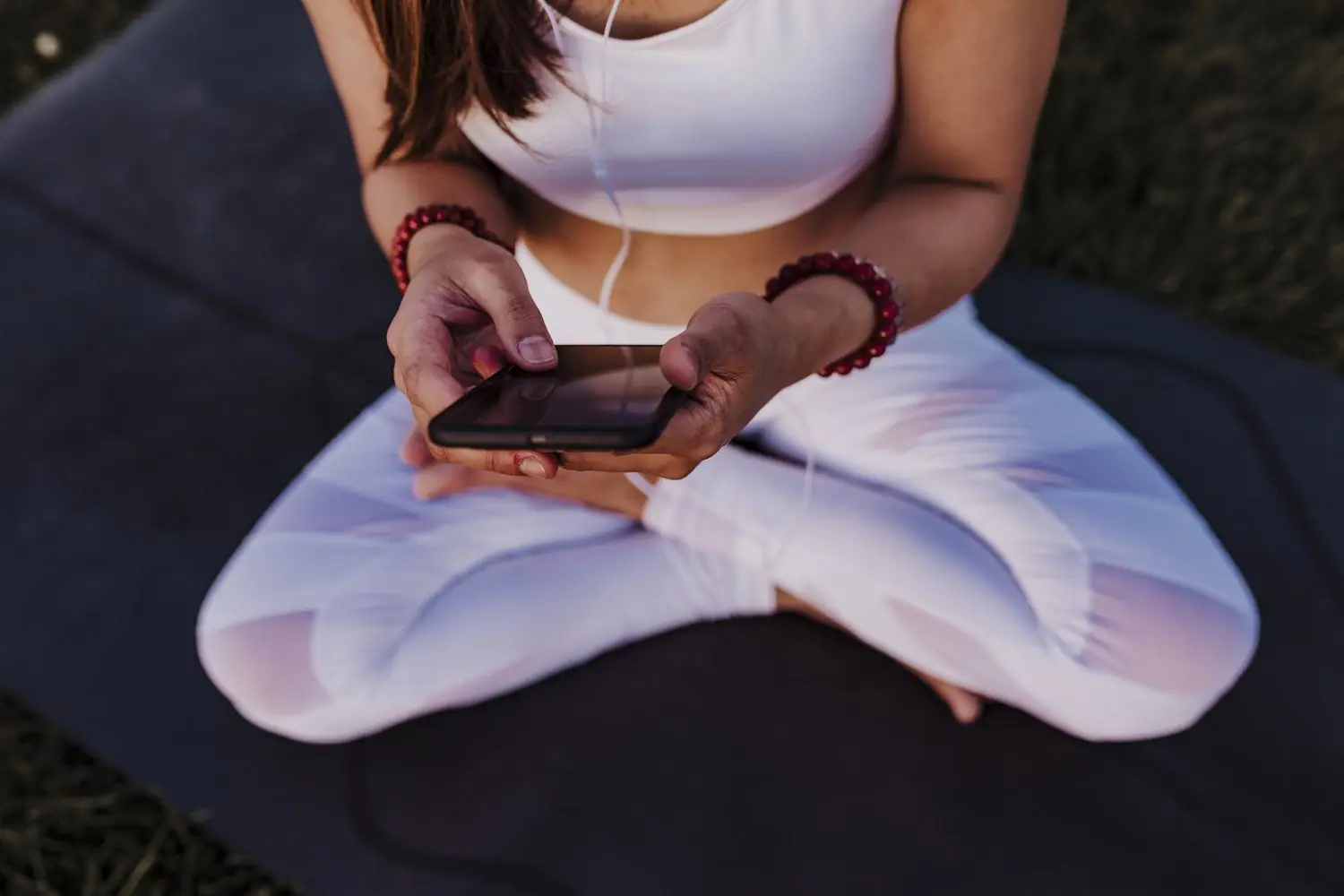 Dlaczego meditation apps nie zastąpią prawdziwej medytacji